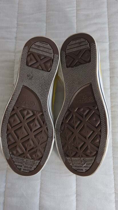 Converse Chuck Taylor All Star Low Top Lemon Yellow Sneaker Men's 7 Women's 9 - Picture 6 of 7